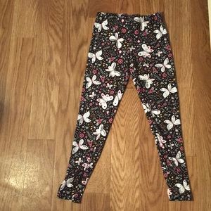 Black designed leggings the brand is Bobble brooks.